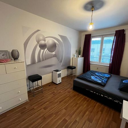 Monfas Apartment Garden City Praha Bagian luar foto