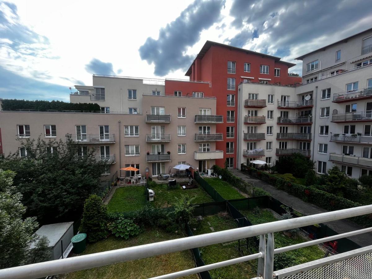 Monfas Apartment Garden City Praha Bagian luar foto