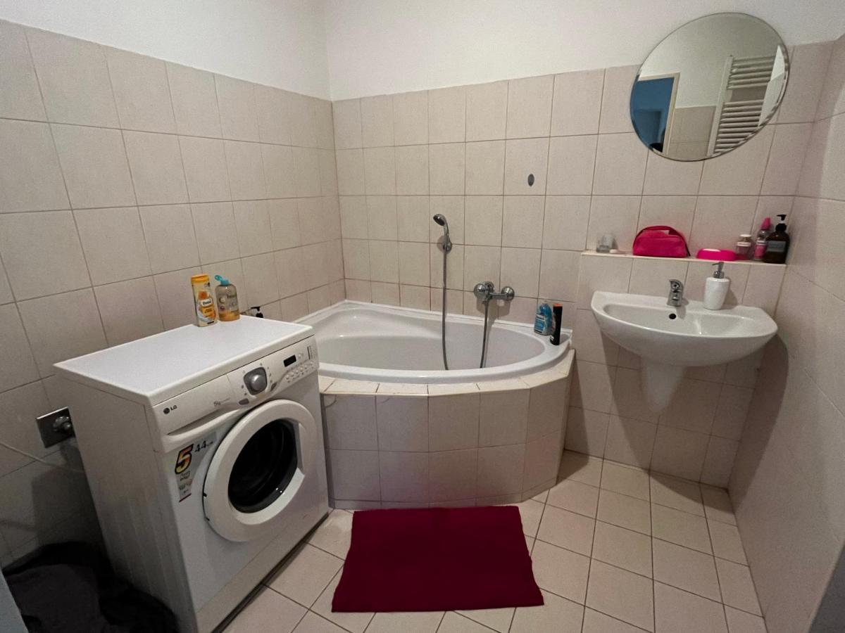 Monfas Apartment Garden City Praha Bagian luar foto