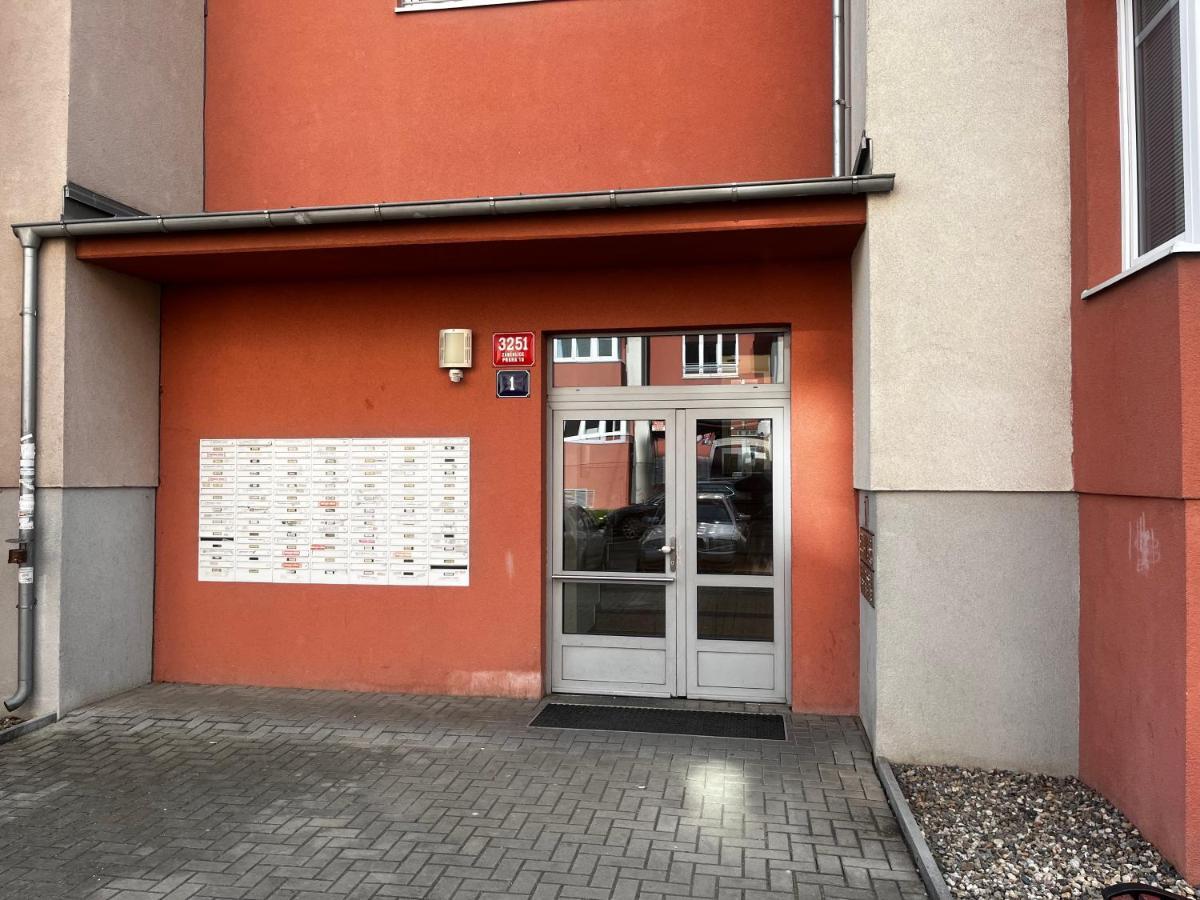 Monfas Apartment Garden City Praha Bagian luar foto